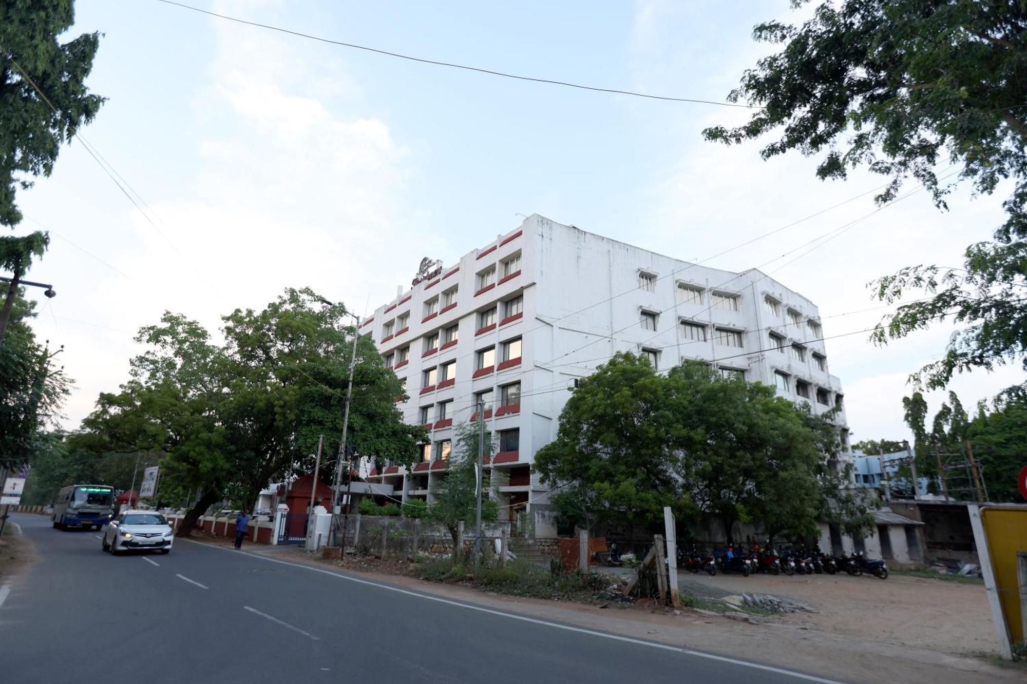 Hotel Breeze Residency Tiruchirappalli Exterior foto